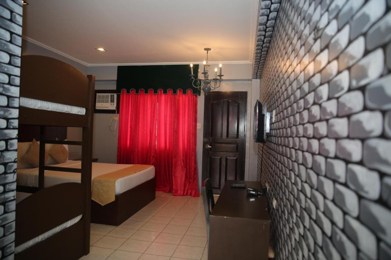 Eon Centennial Resort Hotel & Waterpark Iloilo Chambre photo