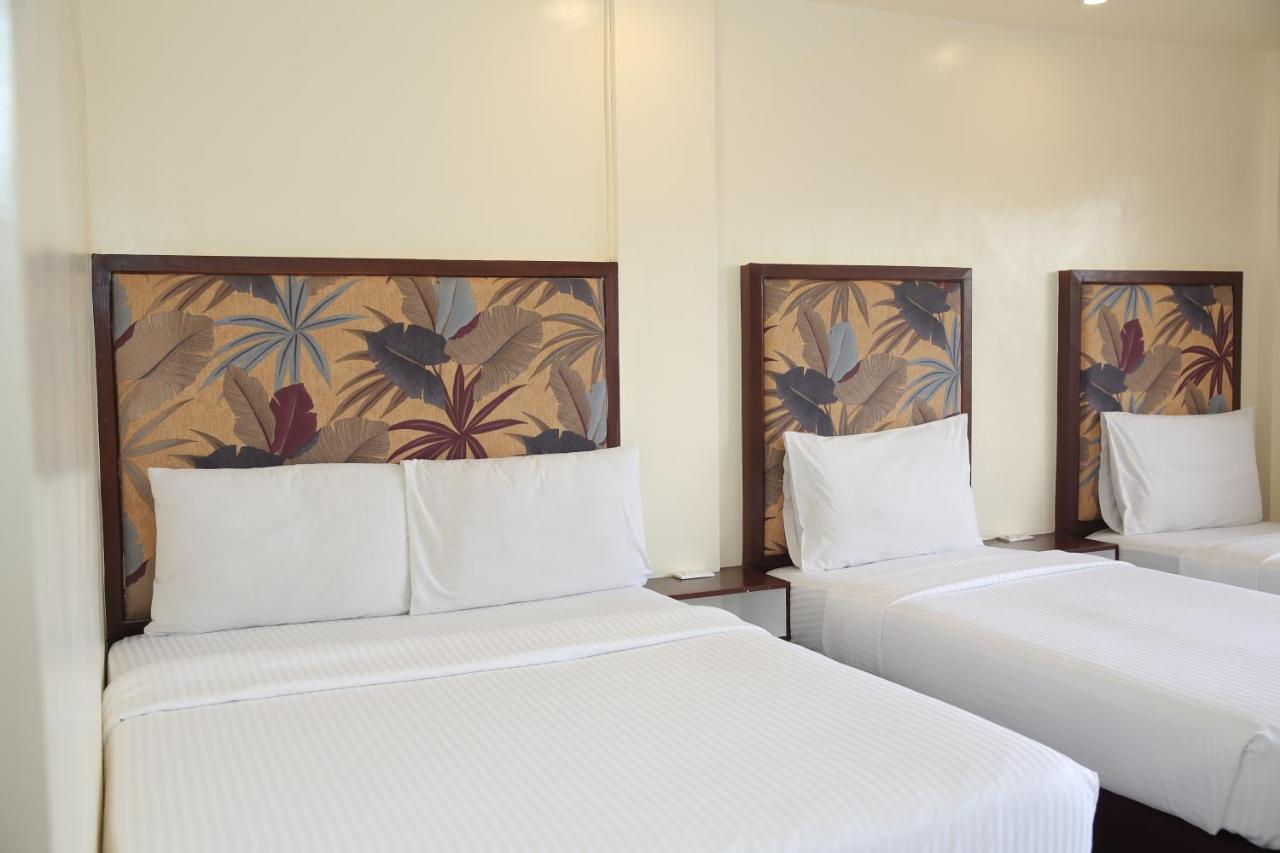 Eon Centennial Resort Hotel & Waterpark Iloilo Extérieur photo