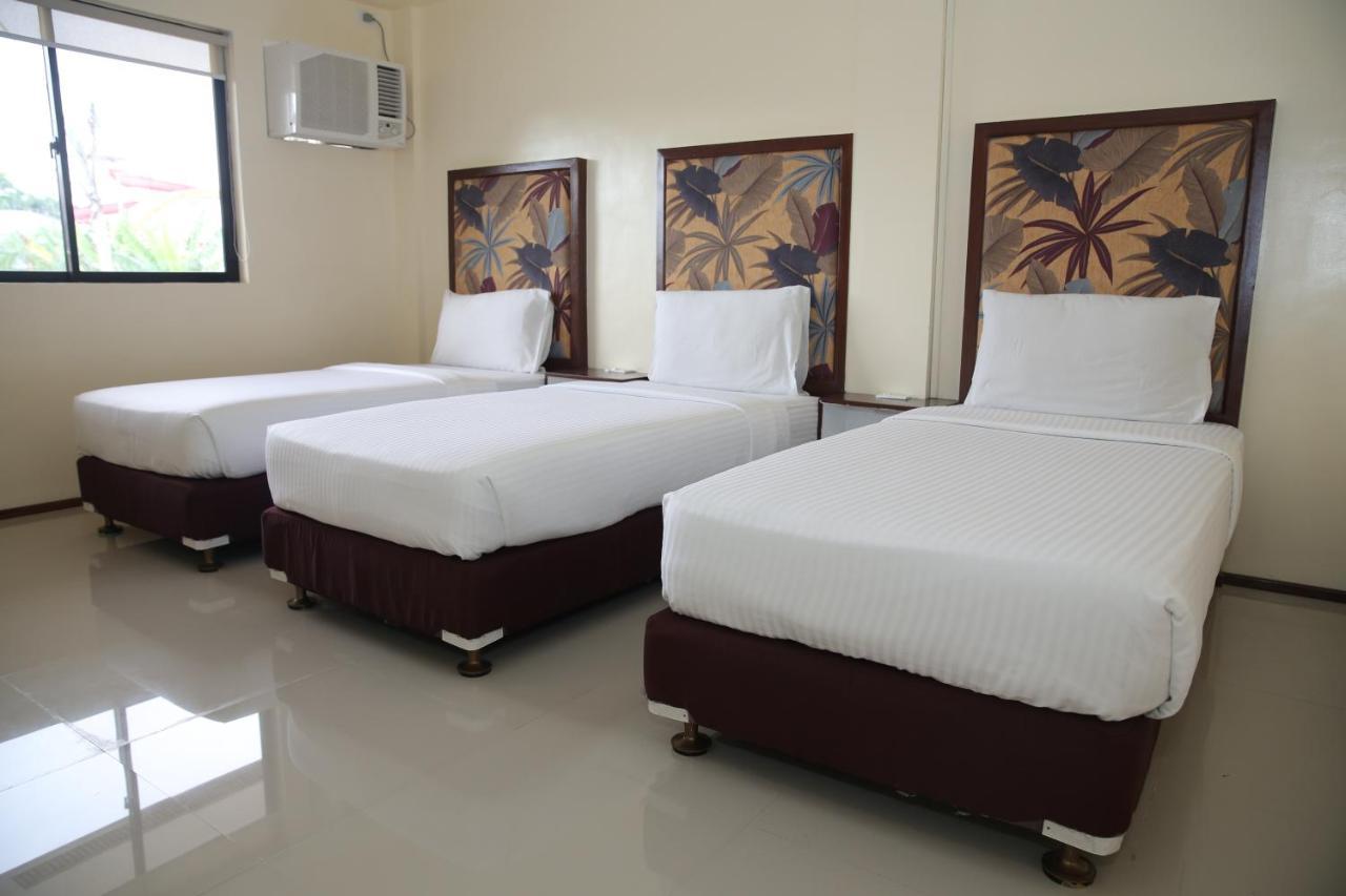 Eon Centennial Resort Hotel & Waterpark Iloilo Extérieur photo