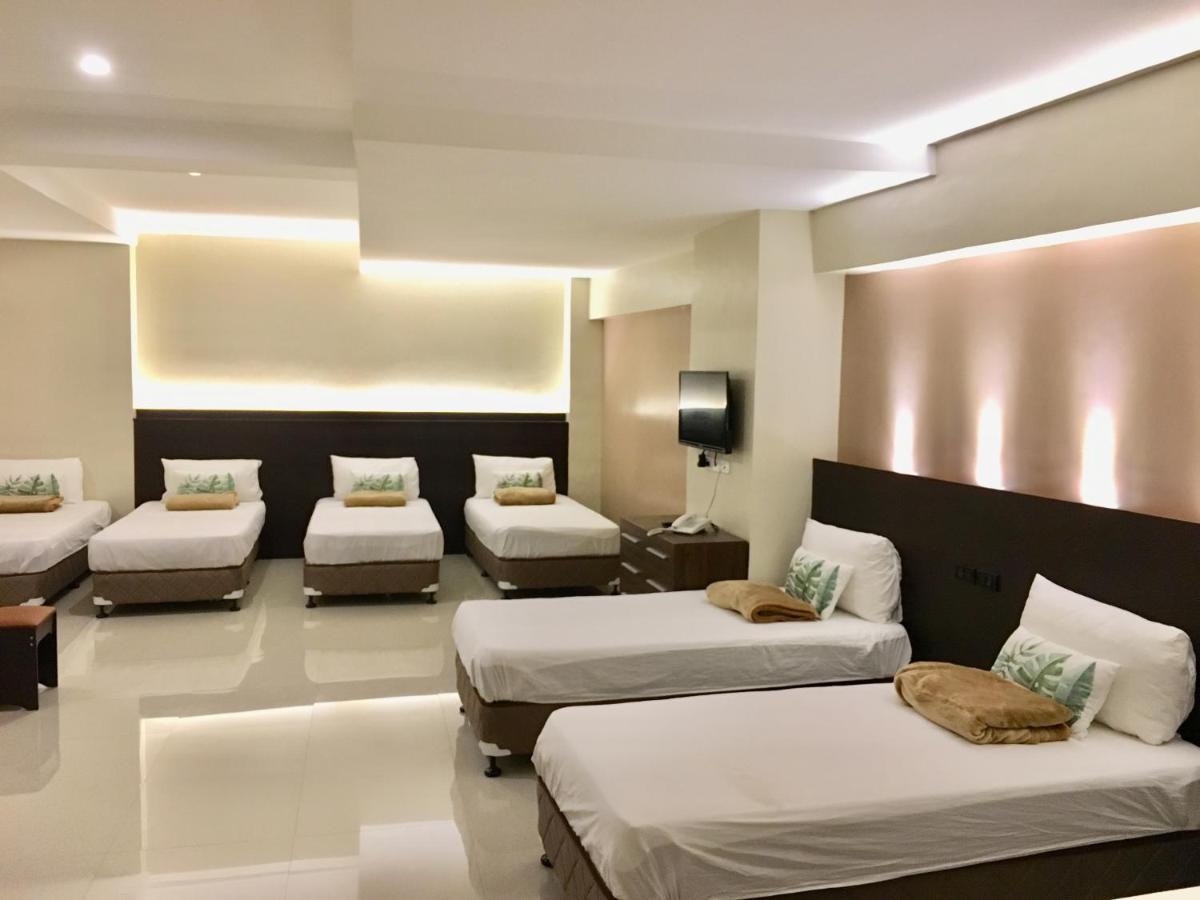 Eon Centennial Resort Hotel & Waterpark Iloilo Extérieur photo