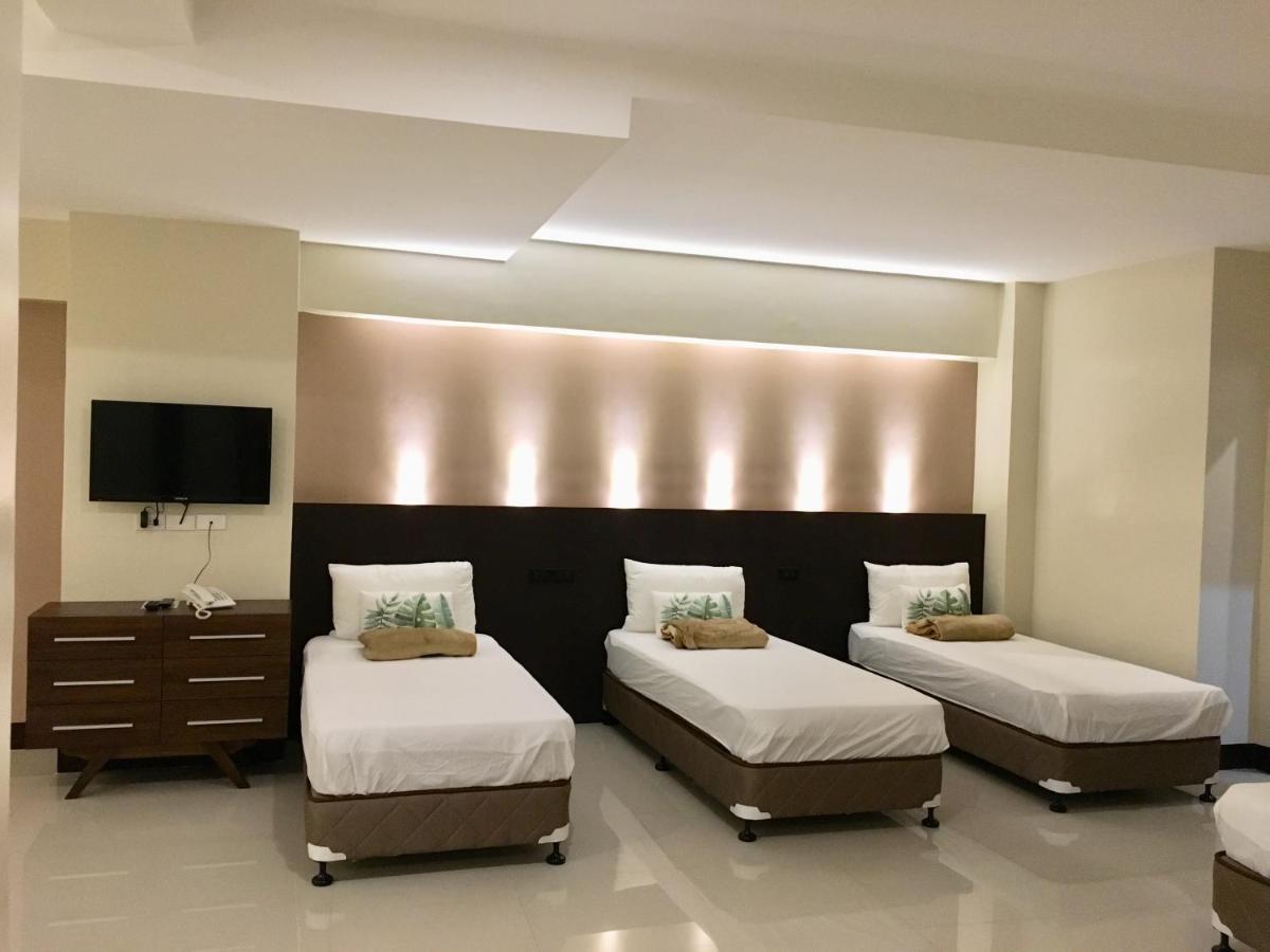 Eon Centennial Resort Hotel & Waterpark Iloilo Chambre photo