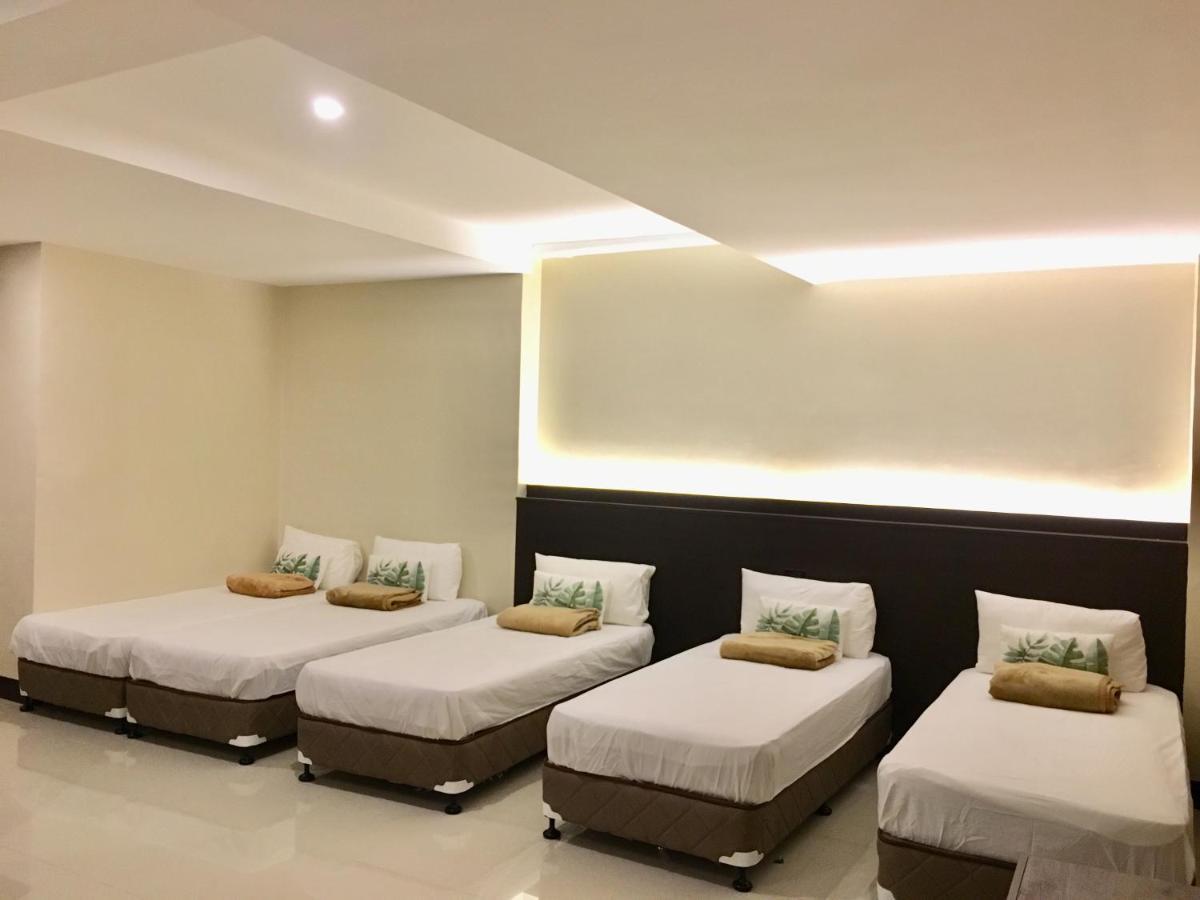 Eon Centennial Resort Hotel & Waterpark Iloilo Extérieur photo