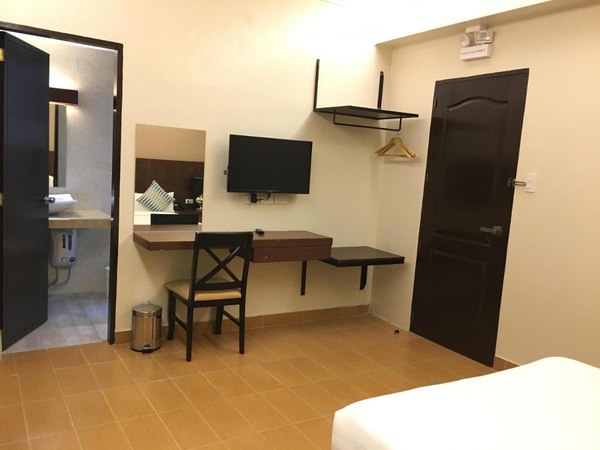 Eon Centennial Resort Hotel & Waterpark Iloilo Extérieur photo