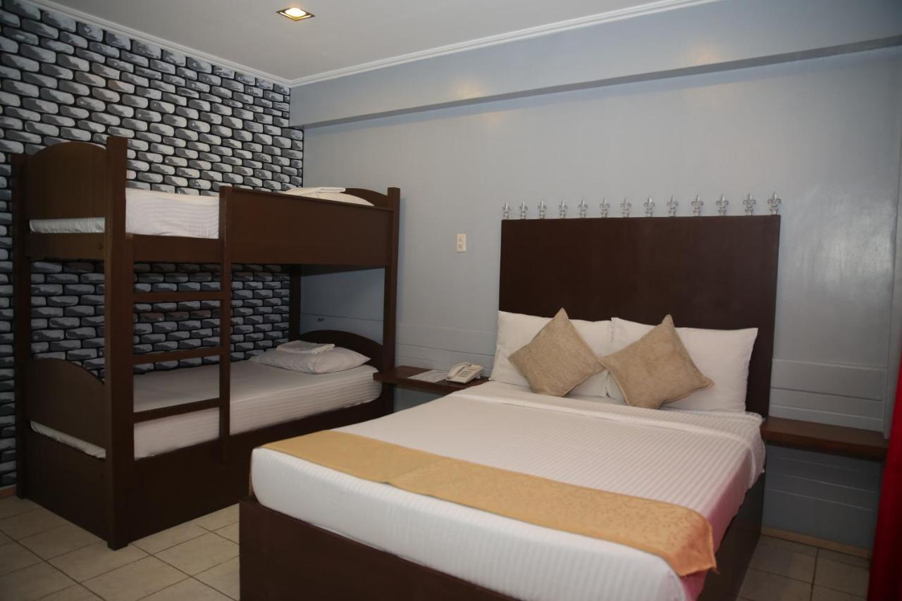 Eon Centennial Resort Hotel & Waterpark Iloilo Extérieur photo