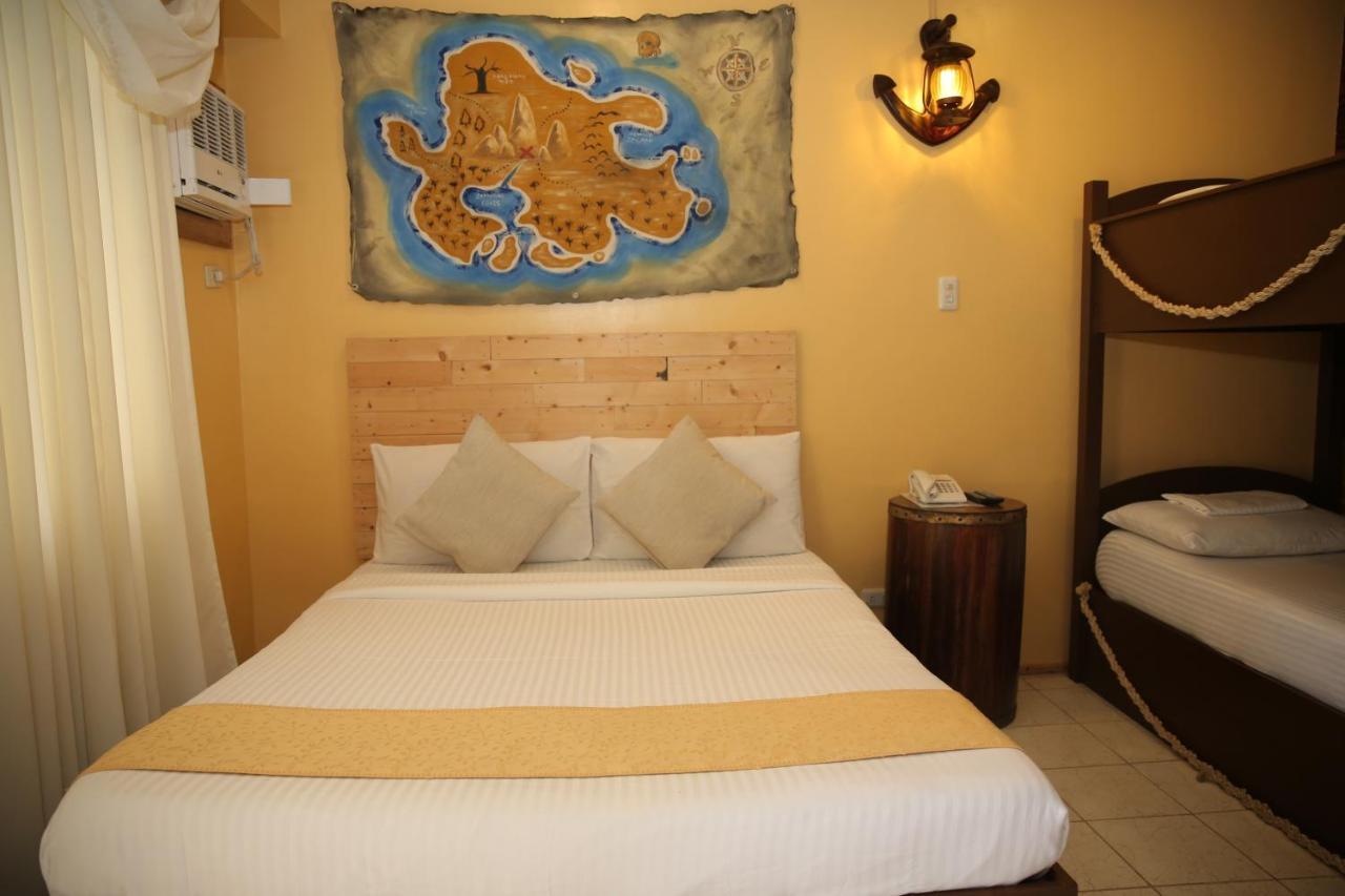 Eon Centennial Resort Hotel & Waterpark Iloilo Extérieur photo