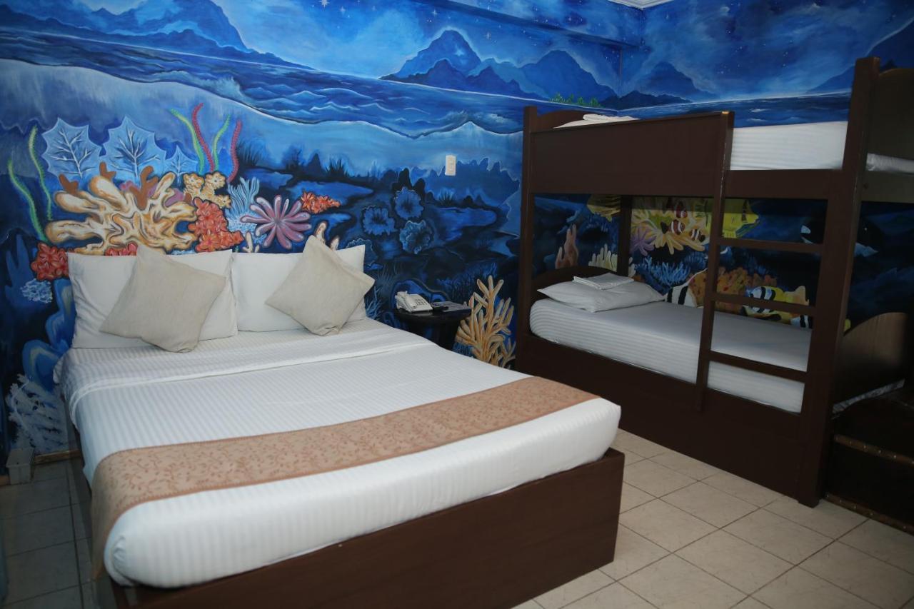 Eon Centennial Resort Hotel & Waterpark Iloilo Extérieur photo