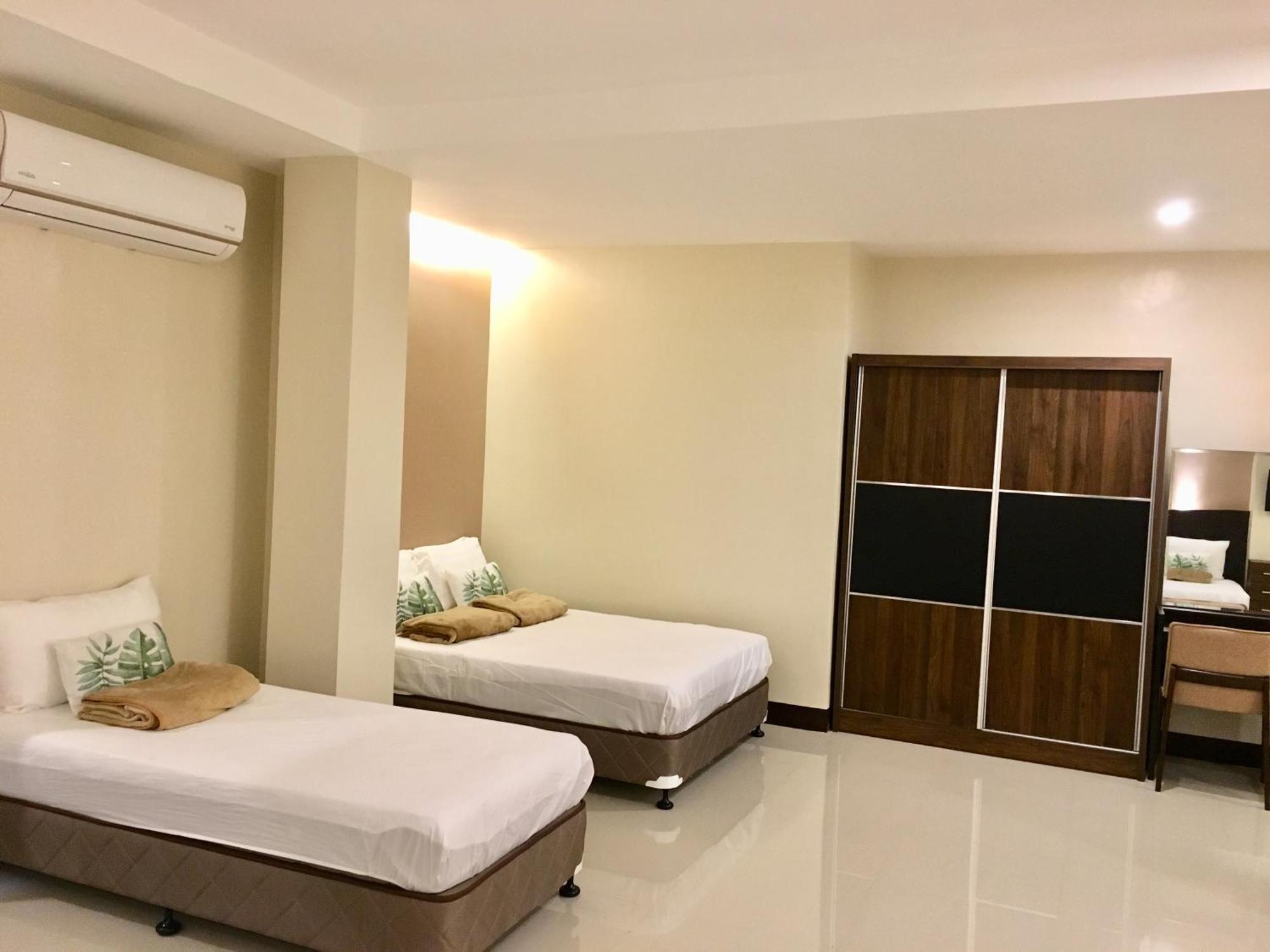 Eon Centennial Resort Hotel & Waterpark Iloilo Chambre photo