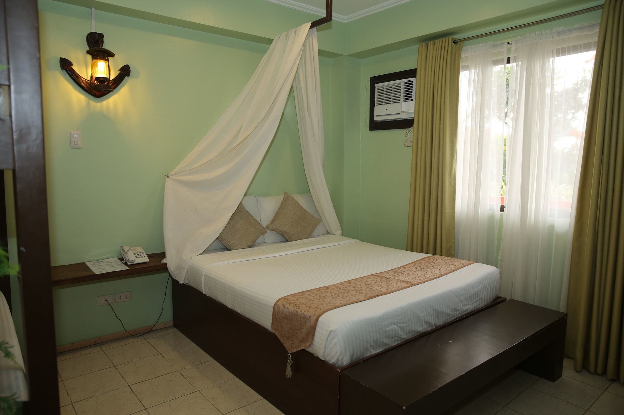 Eon Centennial Resort Hotel & Waterpark Iloilo Extérieur photo